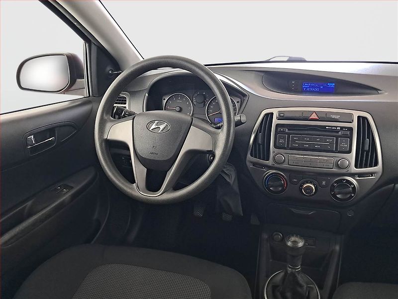 Hyundai i20 (2013) 1.2, Tempomat - fotka 7 z 14