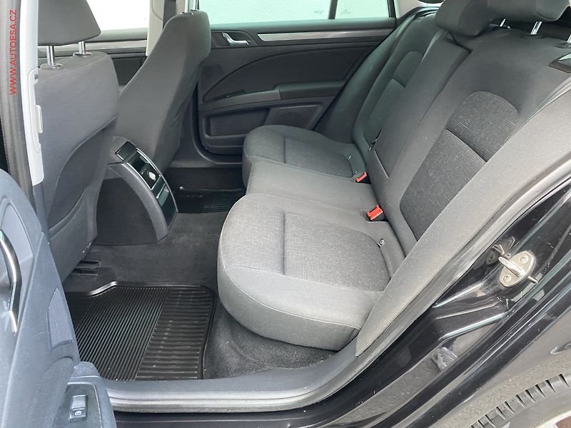 Škoda Superb (2014) 2.0 TDi 4x4, ČR, Active - fotka 10 z 18