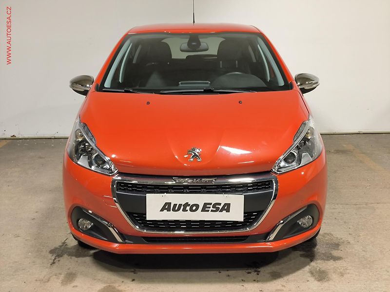 Peugeot 208 (2016) 1.2i, 1.maj,ČR, Navigace - fotka 2 z 17