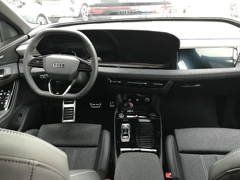 Audi Q6 e-tron quattro 100kWh - fotka 12 z 22