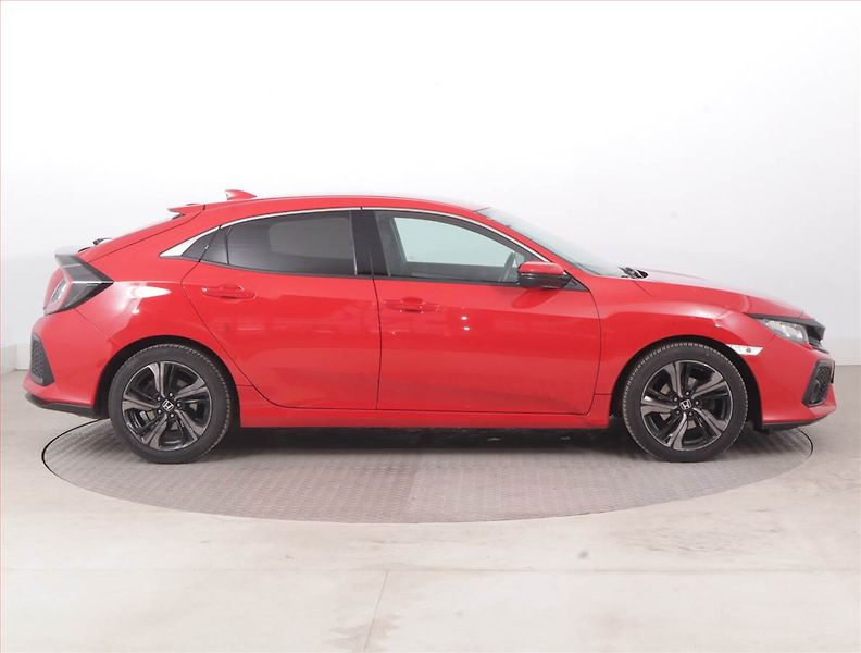 Honda Civic (2017) 1.0 VTEC Turbo, Serv.kniha - fotka 6 z 18