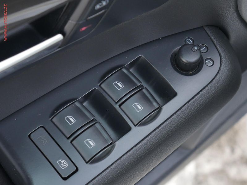 Seat Exeo (2012) 2.0TDi, ČR - fotka 16 z 17
