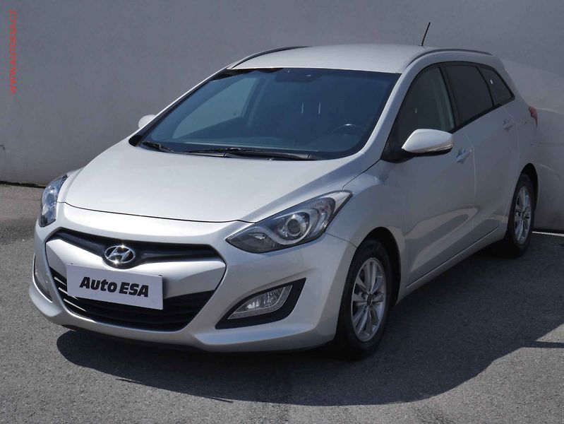 Hyundai i30 (2013) 1.6 CRDi, Klima, temp - fotka 3 z 14