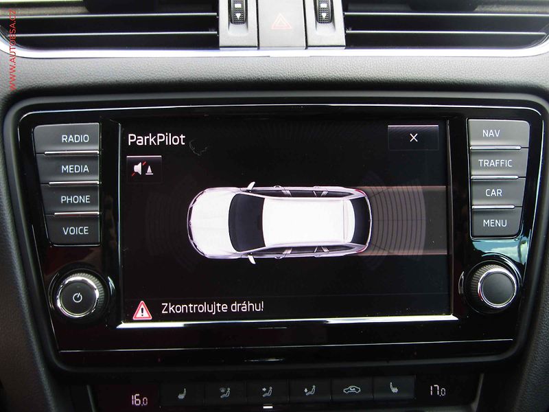 Škoda Octavia (2013) 2.0TDi, RS, DSG, navi, bixen - fotka 20 z 21