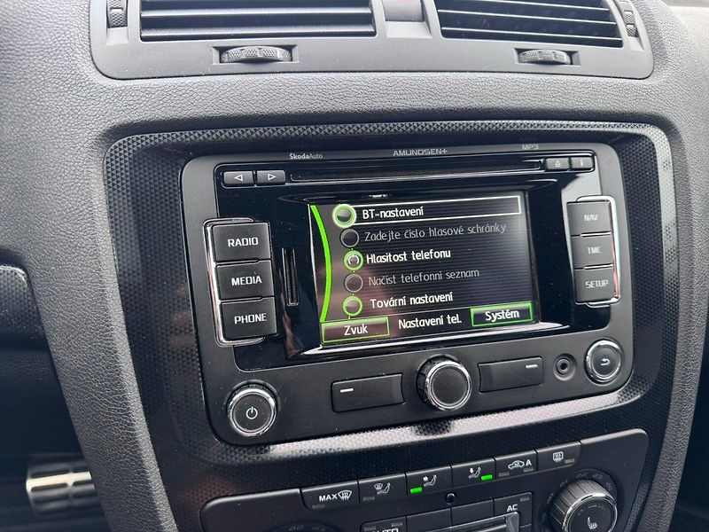 Škoda Octavia (2012) DSG 2,0 TDI 125 KW FACE PĚKNÁ - fotka 30 z 49