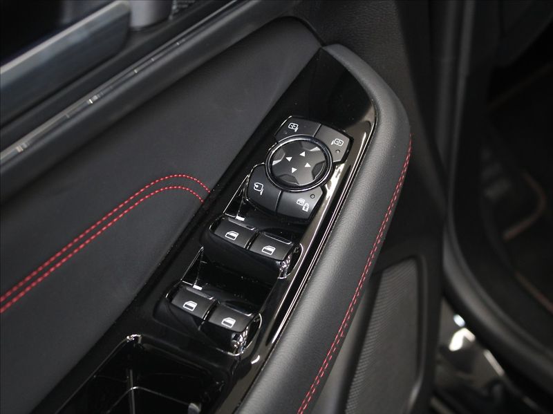 Ford S-MAX 2,5 Hybrid ST-line Výprodej! - fotka 20 z 31