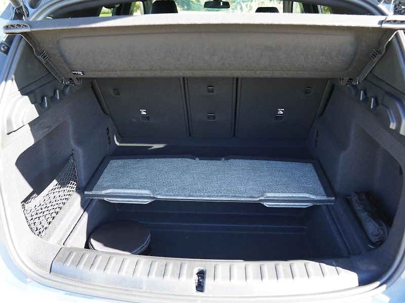BMW X1 xDrive20d (U11) M Sport Paket - fotka 24 z 30