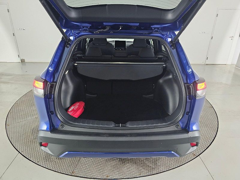 Toyota Corolla Cross (2024) 1.8HEV 140k STYLE TECH - fotka 23 z 23