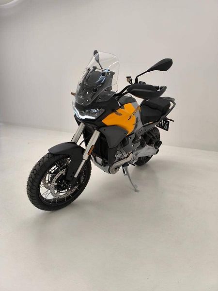 Moto Guzzi V 100 Stelvio (2025) Stelvio V100 Giallo Savana E5+ - fotka 4 z 13