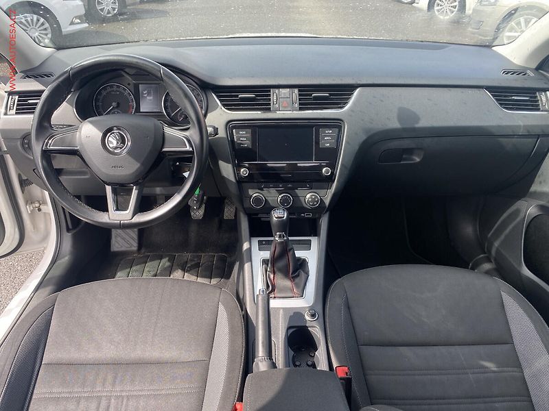 Škoda Octavia (2018) 2.0 TDi, ČR, AC, temp. - fotka 8 z 14