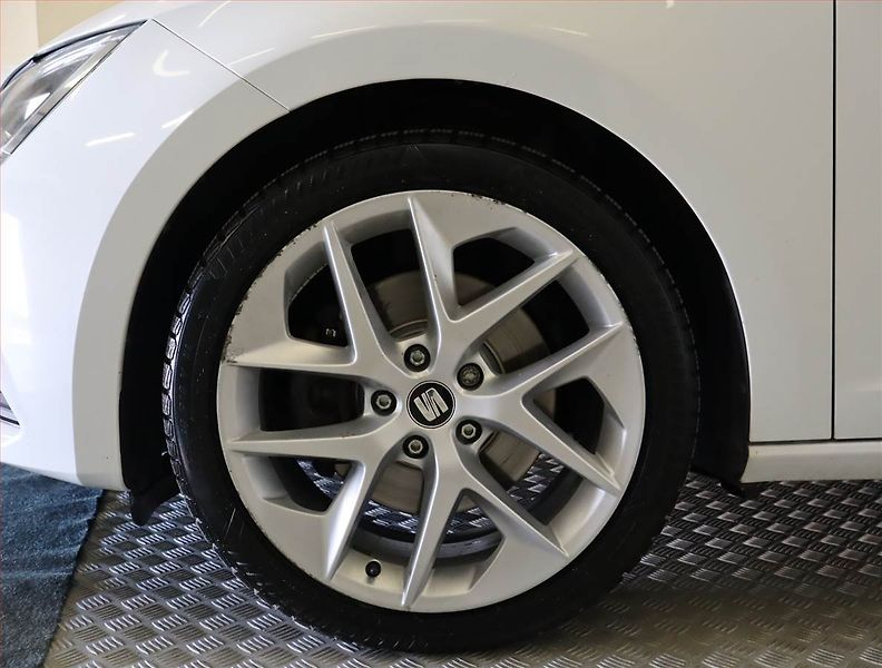 Seat Leon (2018) Sport 1.8 TSI, Kůže, Navi - fotka 15 z 24