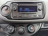 Toyota Yaris 1.0i 51 kW klima, serviska - náhled 15