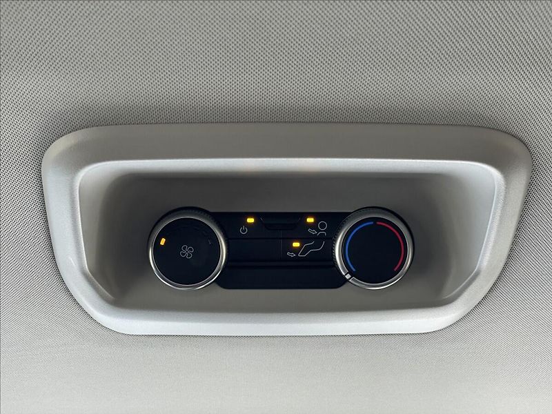 Ford Tourneo Custom 2,0 EcoBlue AWD A8 Titanium L2 - fotka 10 z 21