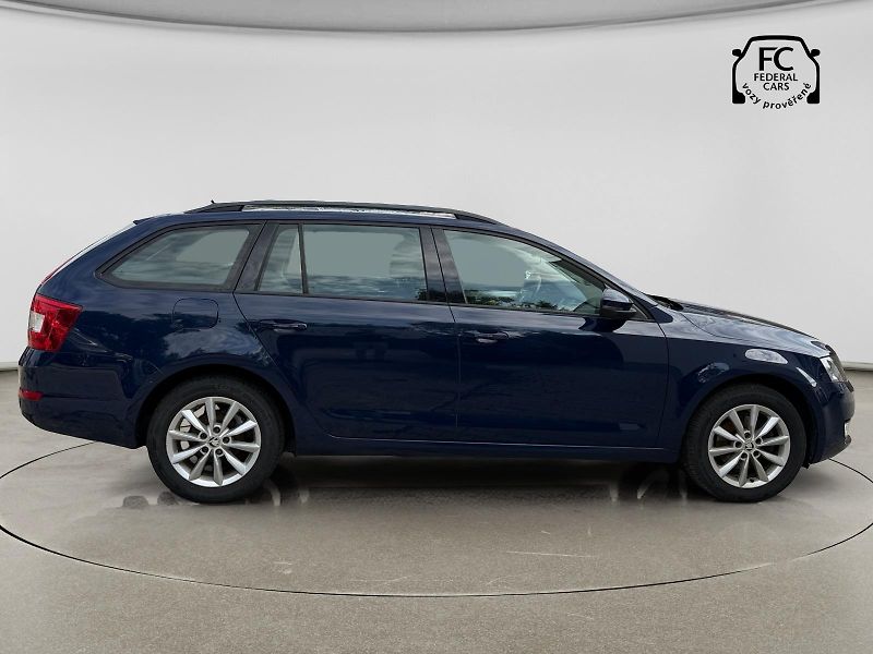 Škoda Octavia 2.0 TDI CR DPF Elegance Combi - fotka 6 z 28