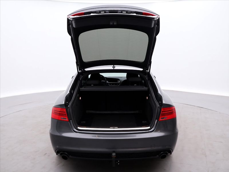 Audi A5 2,0 TFSI 169kW S-Line Xenon - fotka 9 z 27