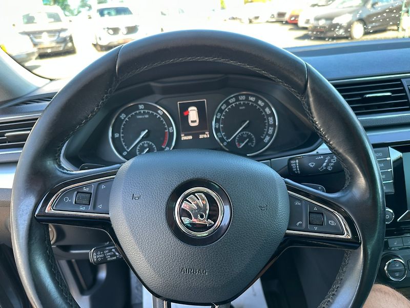 Škoda Superb (2015) 2.0Tdi 140KW DSG - fotka 18 z 23