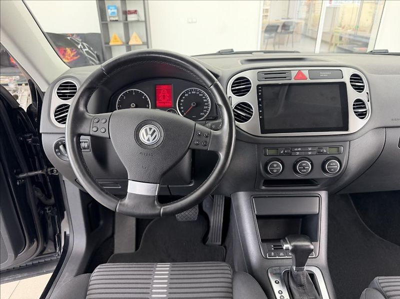 Volkswagen Tiguan 2,0 TDI,DSG 4Motion,Sport,CZ - fotka 11 z 24