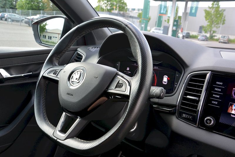 Škoda Karoq (2020) 1.5 TSI 110 kW Sportline - fotka 16 z 25