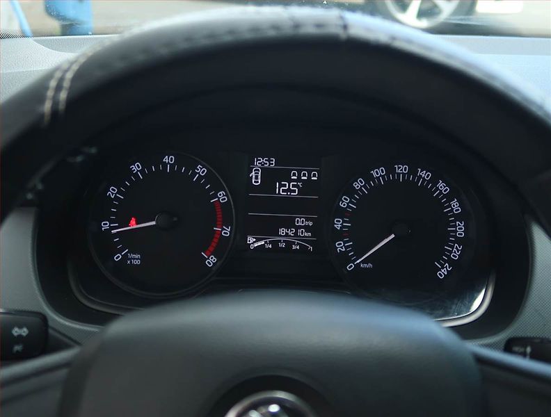 Škoda Fabia (2015) Ambition 1.0 - fotka 11 z 15