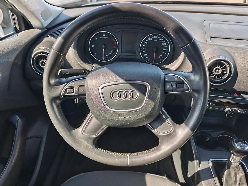 Audi A3 6MP 1,6TDI - fotka 11 z 22