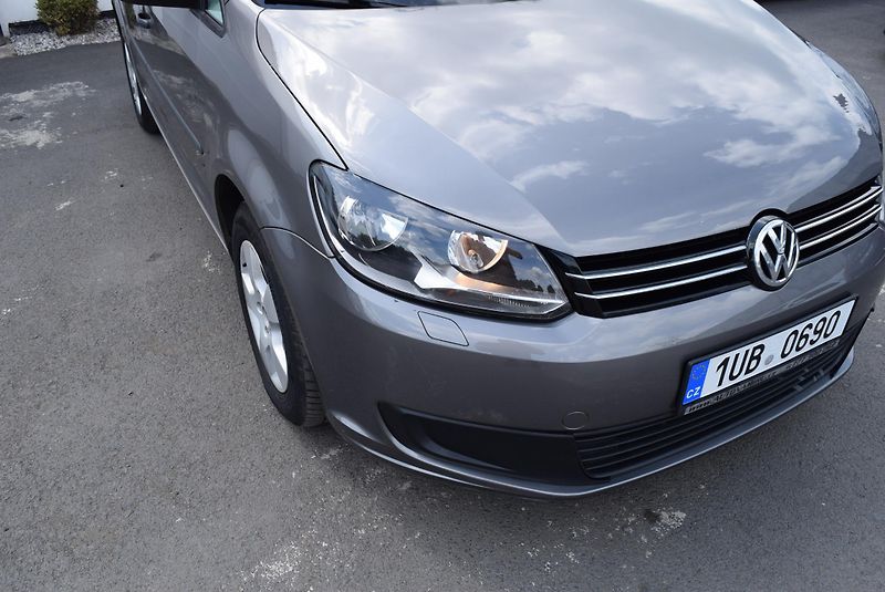 Volkswagen Touran (2010) 1.6TDI 77kw TRENDLINE BMT NAV  - fotka 4 z 48