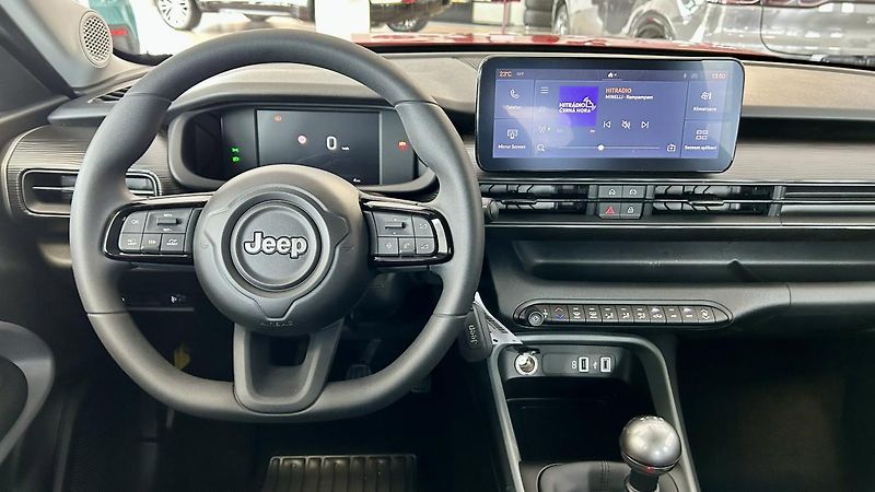Jeep Avenger 1.2i 100k Longitude MT6 - fotka 8 z 13