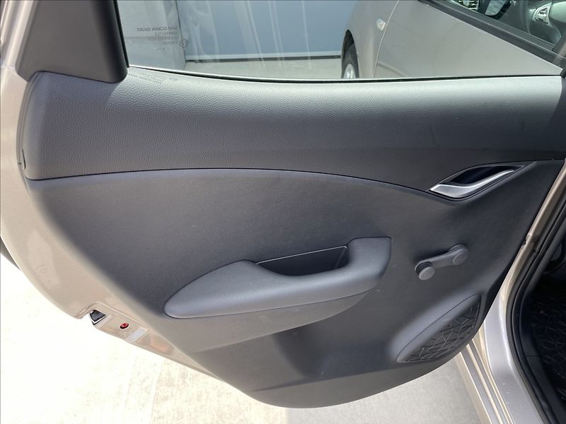 Hyundai ix20 1,6 i 91KW ČR.8TIS KM 1.MAJ. - fotka 17 z 23