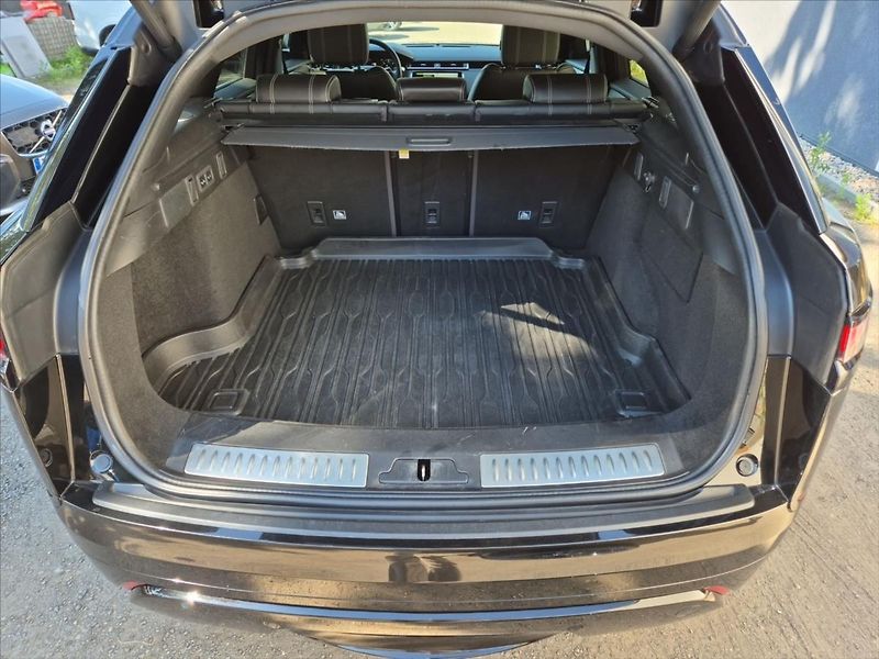 Land Rover Range Rover Velar 3,0 D300 AWD - fotka 12 z 20