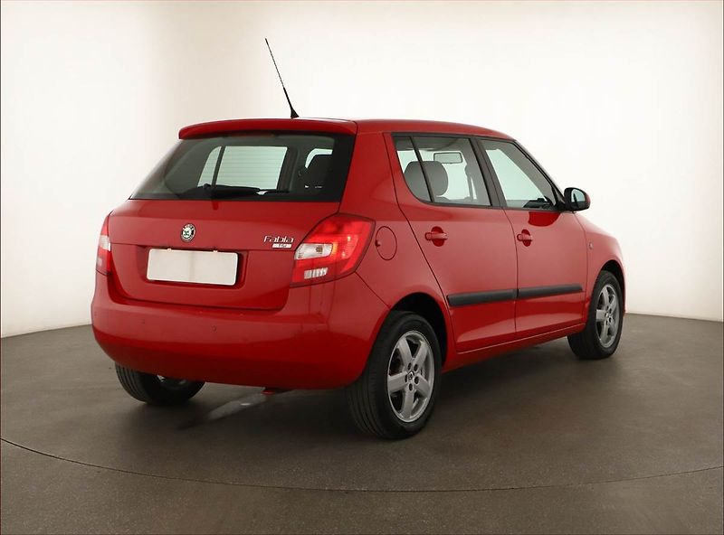 Škoda Fabia (2010) Ambiente 1.2 TSI, po STK - fotka 5 z 14