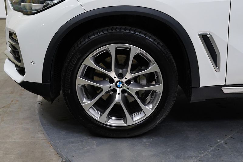 BMW X5 - fotka 10 z 26