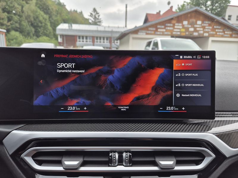 BMW Řada 3 TOURING 330D M SPORT 210kw 19A - fotka 31 z 50