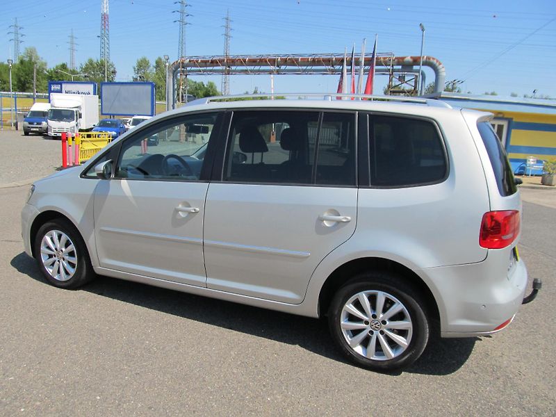 Volkswagen Touran (2011) 2.0TDI 7 míst  - fotka 5 z 60