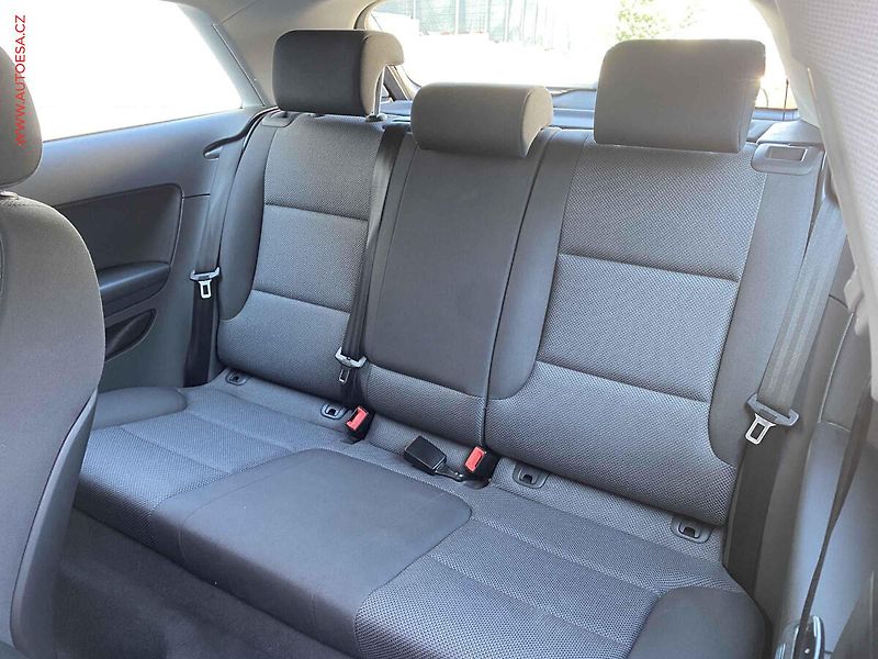 Audi A3 (2011) 1.2 TFSi, Attraction, výhřev - fotka 10 z 17