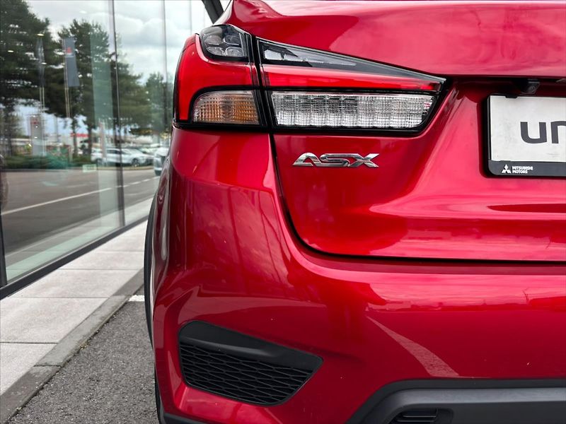 Mitsubishi ASX 2,0 MIVEC  4WD CVT Intro Editi - fotka 9 z 27