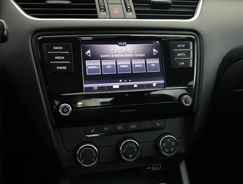 Škoda Octavia (2018) Ambition 1.4 TSI, Serv.kniha - fotka 10 z 17