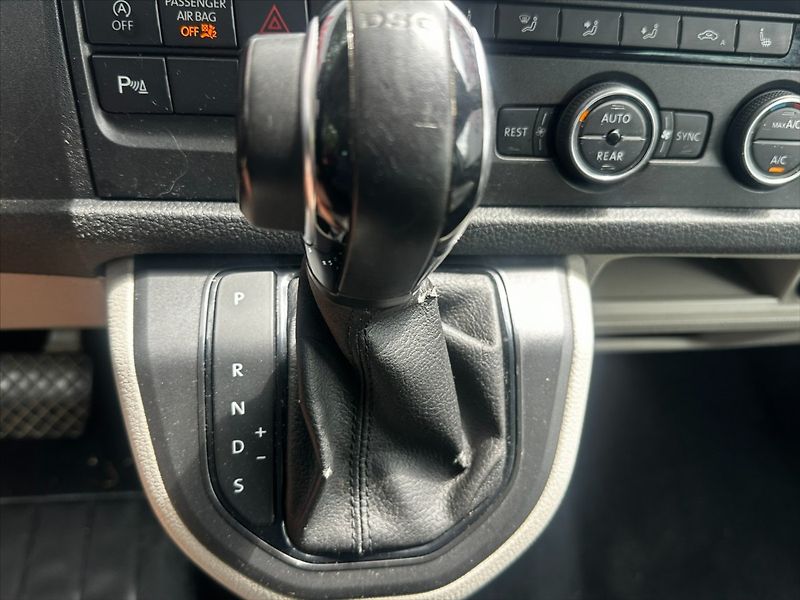 Volkswagen Caravelle 2.0TDI 110kW DSG - fotka 27 z 38