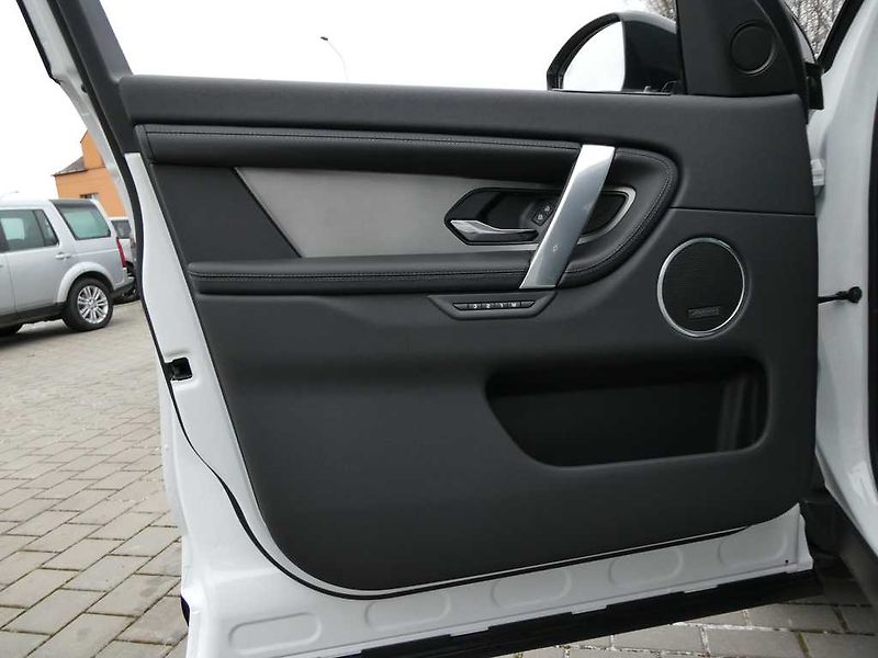 Land Rover Discovery Sport 2,0 Landmark D200 - fotka 16 z 44