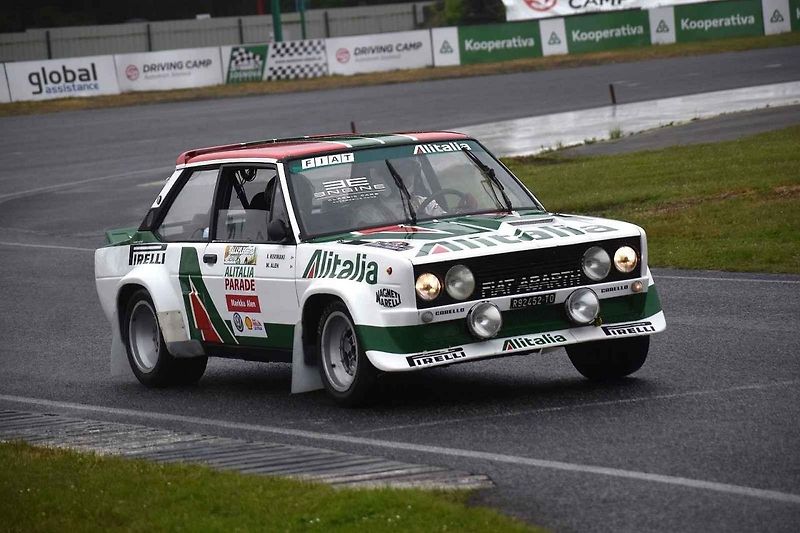 Škoda Fabia RS Rally 2 doprovázela na trati 50letou Škodu 200 RS