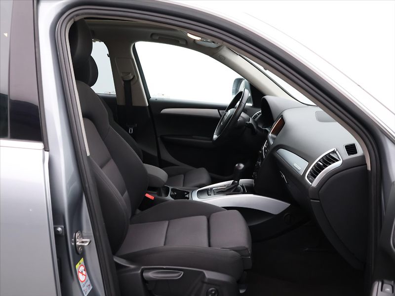 Audi Q5 2,0 TDI 125kW Quattro S-Tronic - fotka 12 z 31