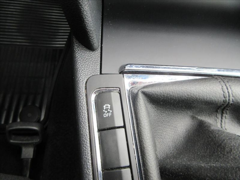 Škoda Superb 1,6 TDi, Nové ČR, 160 tis. Km! - fotka 21 z 27