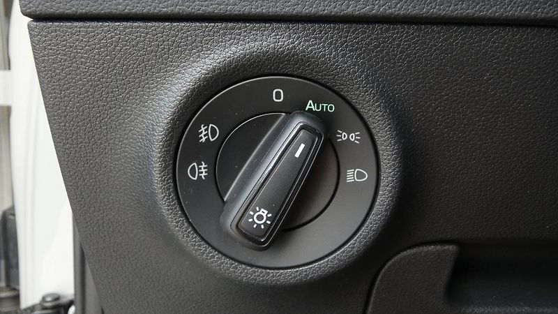 Škoda Karoq 1,5 TSI DSG Ambition - fotka 10 z 24