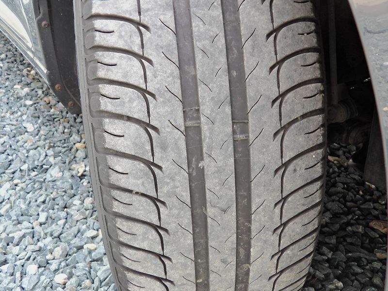 Volkswagen Passat 2.0TDI Comfort Adaptiv Navi - fotka 29 z 33