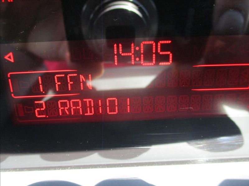 Ford Fiesta 1,2 i, klima, serv. kniha, - fotka 20 z 31