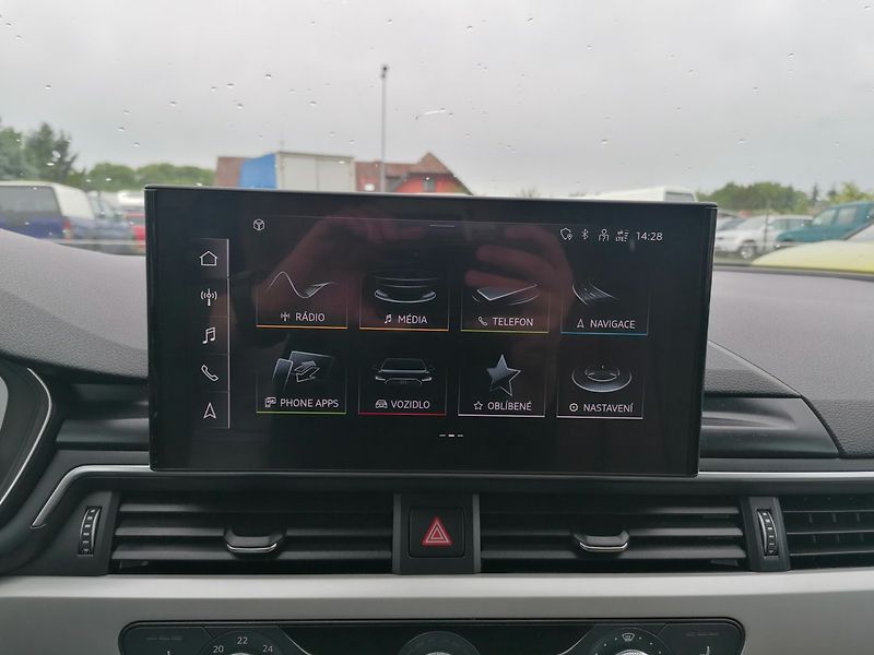 Audi A5 (2022) Sportback 2.0 35 TDi S-Tronic - fotka 22 z 32