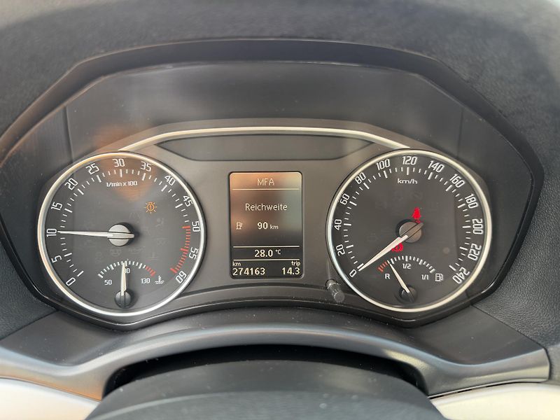 Škoda Octavia (2011) 2,0TDI 103 kW ELEGANCE 1MAJITE - fotka 32 z 48