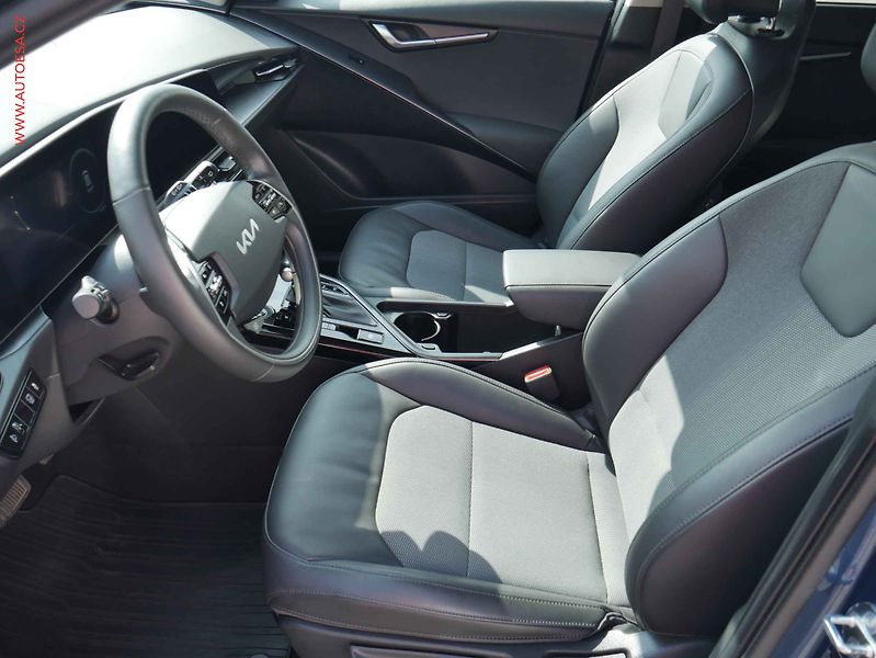 Kia Niro (2023) 1.6 GDi HEV, ČR, AT, navi - fotka 9 z 26