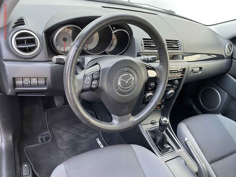 Mazda 3 (2009) 1.6, Xenon, +kola - fotka 12 z 17
