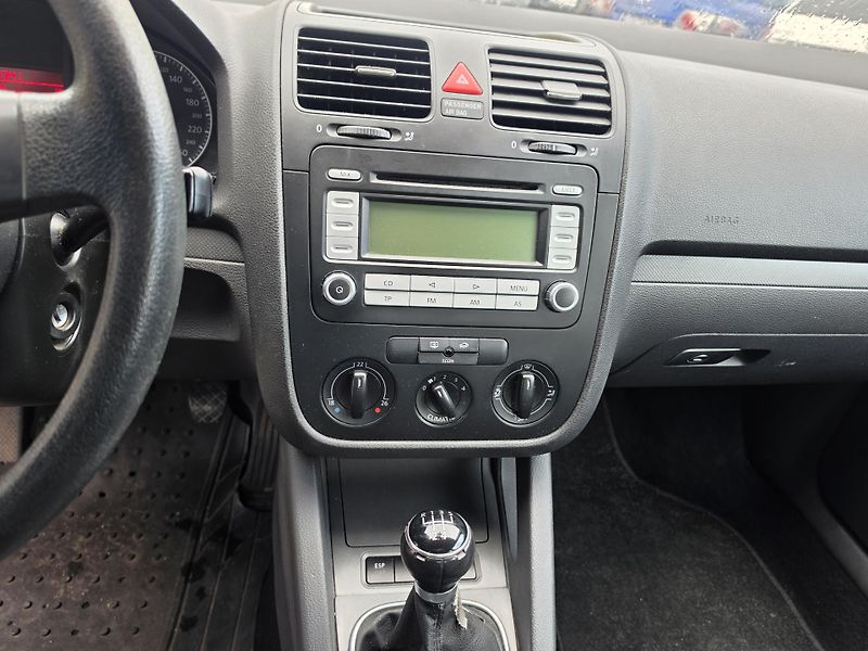 Volkswagen Golf 1.9 TDI 77Kw  - fotka 15 z 27