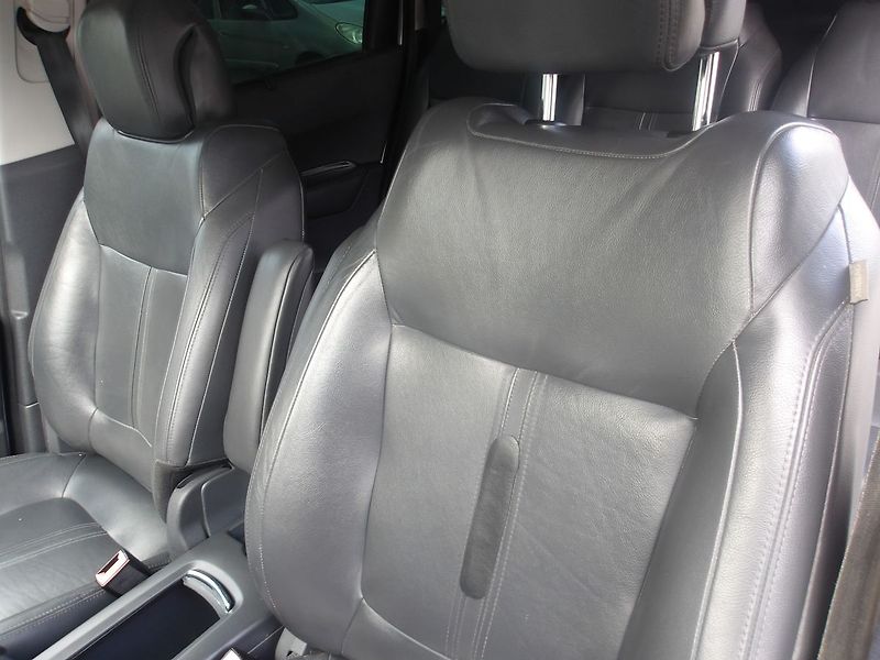 Peugeot 5008 1,6i KŮŽE, PĚKNÝ ! - fotka 17 z 29