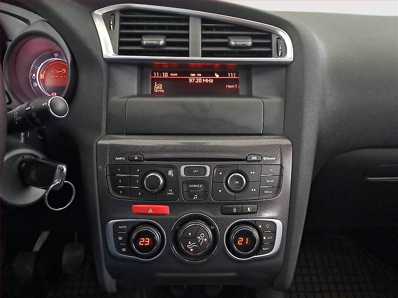 Citroën C4 (2014) 1.6 VTi, Serv.kniha, Tempomat - fotka 12 z 16